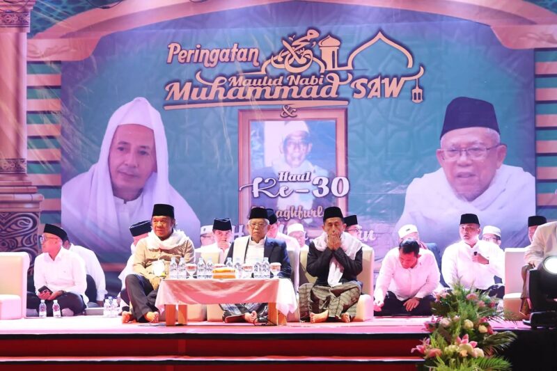 Haul ke-30 K.H. Moh. Amin di Kawasan Masjid Jami Baitul Muhtadin, Kampung Tegal Kamal, Desa Renged, Kecamatan Kresek, Kabupaten Tangerang, Kamis malam (28/9/2023).