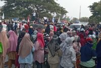 Ribuan Warga Samangraya Cilegon Demo PT Krakatau Posco. (istimewa)