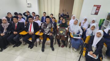 Mahasiswi Indonesia Laksanakan Program PKM di Sekolah Indonesia Riyadh
