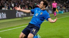 TOPSHOT - Italy's midfielder Federico Chiesa celebrates after scoring the opening goal during the UEFA EURO 2020 semi-final football match between Italy and Spain at Wembley Stadium in London on July 6, 2021. (Photo by Frank Augstein / POOL / AFP)